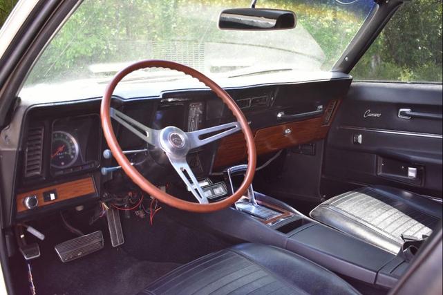 Photo of 1969 White Chevrolet Camaro