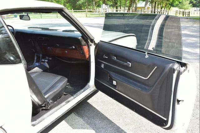 Photo of 1969 White Chevrolet Camaro
