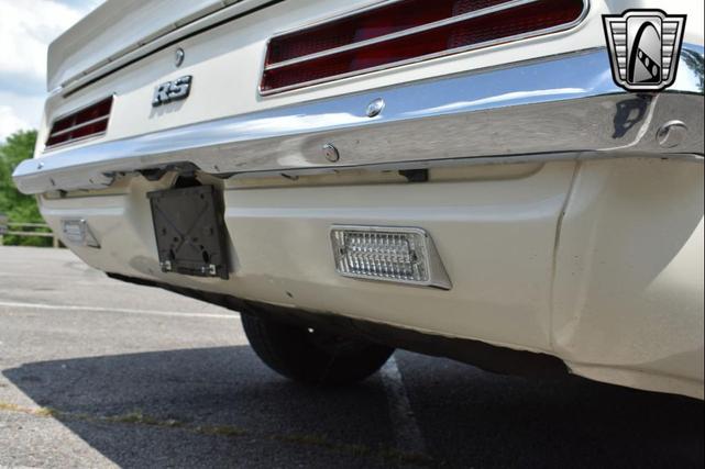 Photo of 1969 White Chevrolet Camaro