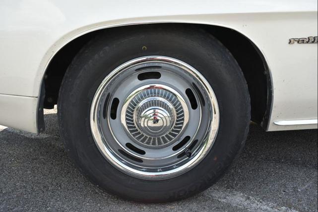 Photo of 1969 White Chevrolet Camaro