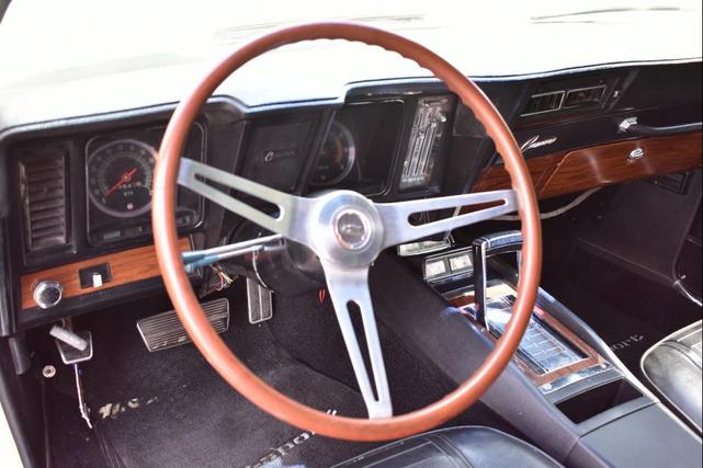 Photo of 1969 White Chevrolet Camaro