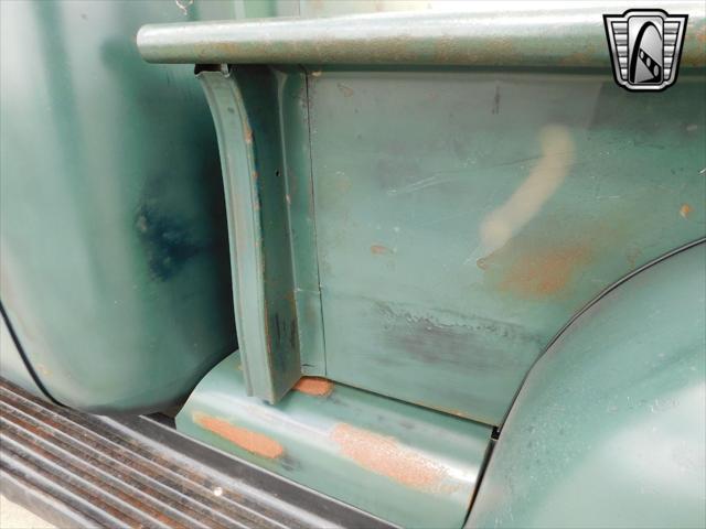 Photo of 1950 Patina Green Chevrolet 3100