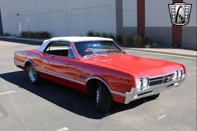 Photo of 1966 Red Oldsmobile 442