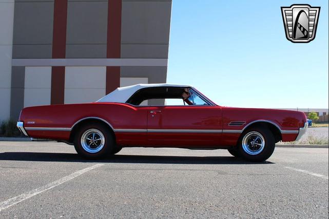 Photo of 1966 Red Oldsmobile 442