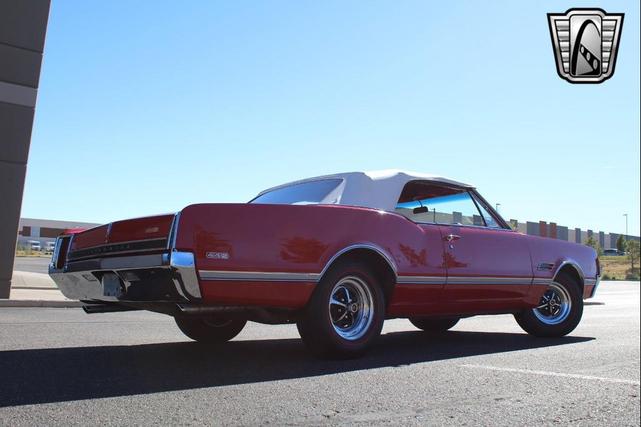 Photo of 1966 Red Oldsmobile 442