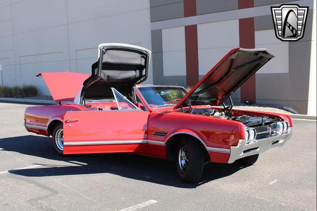 Photo of 1966 Red Oldsmobile 442