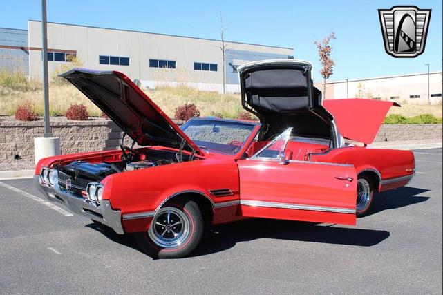 Photo of 1966 Red Oldsmobile 442