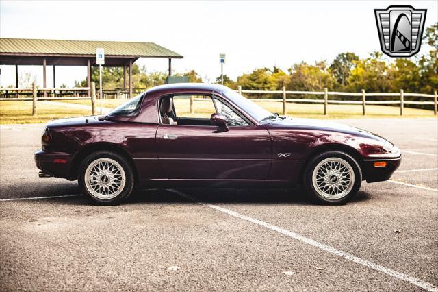 Photo of 1995 Merlot Mazda MX-5 Miata