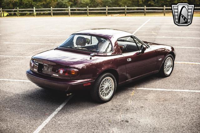 Photo of 1995 Merlot Mazda MX-5 Miata