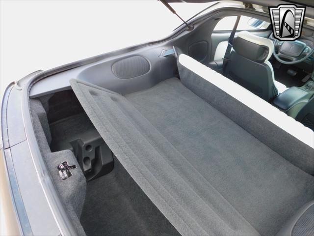 Photo of 1994 White Pontiac Firebird
