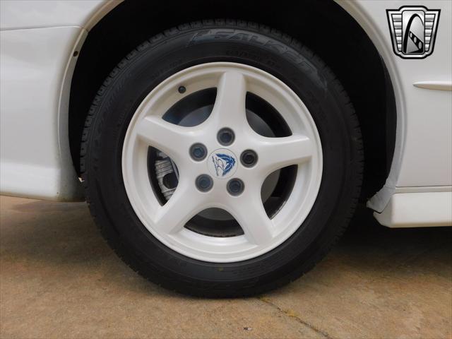 Photo of 1994 White Pontiac Firebird