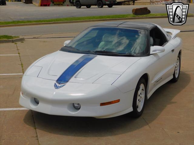 Photo of 1994 White Pontiac Firebird