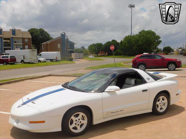 Photo of 1994 White Pontiac Firebird
