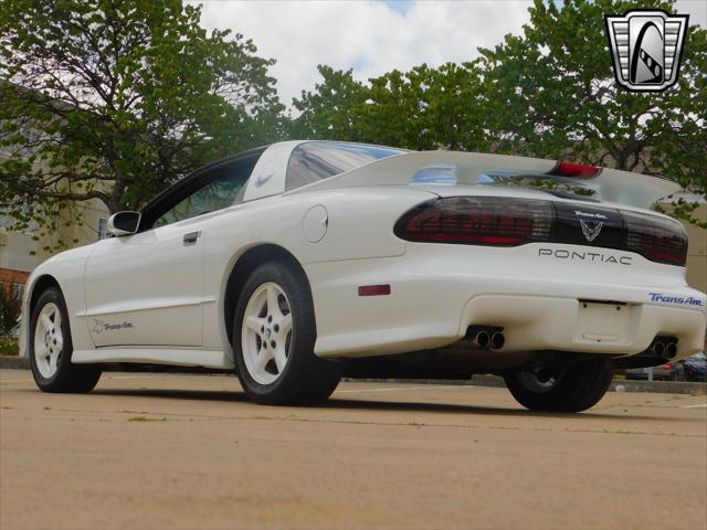 Photo of 1994 White Pontiac Firebird