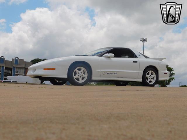 Photo of 1994 White Pontiac Firebird