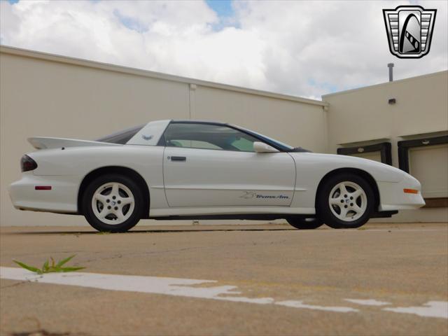Photo of 1994 White Pontiac Firebird