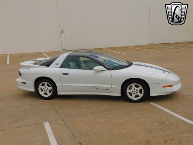 Photo of 1994 White Pontiac Firebird