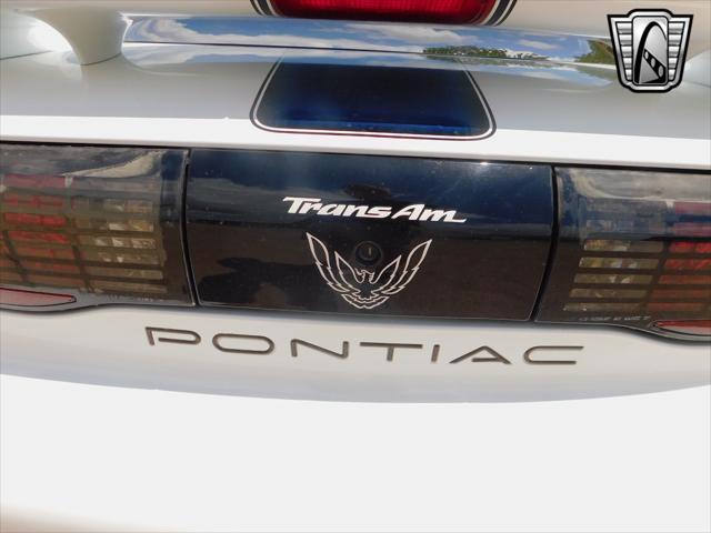 Photo of 1994 White Pontiac Firebird
