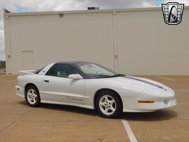 Photo of 1994 White Pontiac Firebird