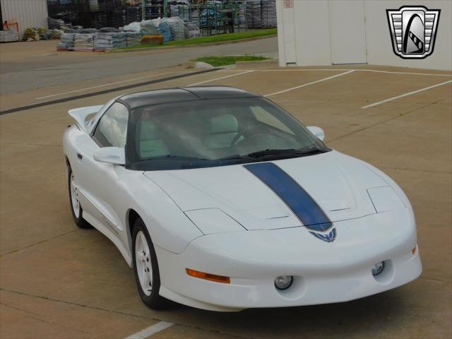 Photo of 1994 White Pontiac Firebird
