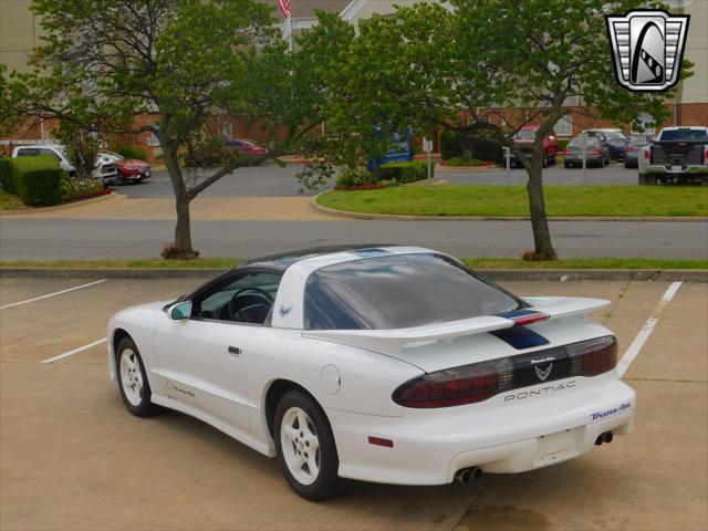 Photo of 1994 White Pontiac Firebird