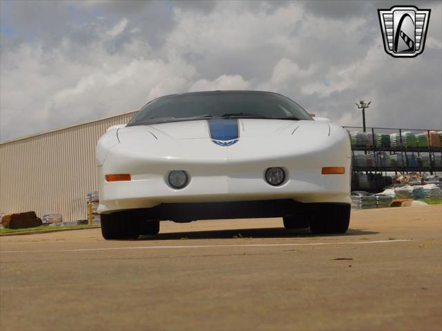 Photo of 1994 White Pontiac Firebird
