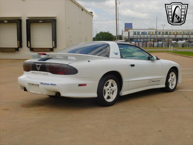 Photo of 1994 White Pontiac Firebird