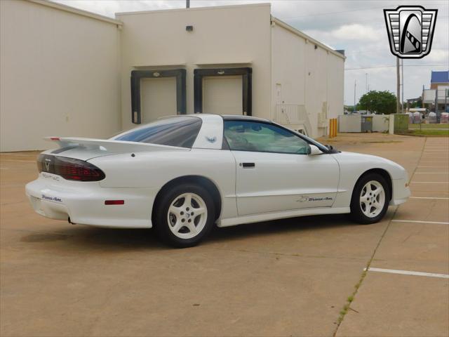 Photo of 1994 White Pontiac Firebird