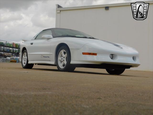 Photo of 1994 White Pontiac Firebird