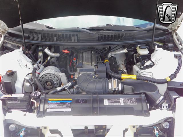 Photo of 1994 White Pontiac Firebird
