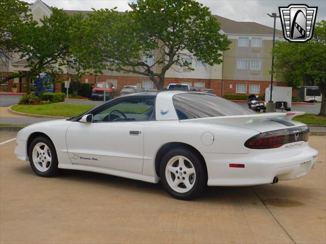 Photo of 1994 White Pontiac Firebird