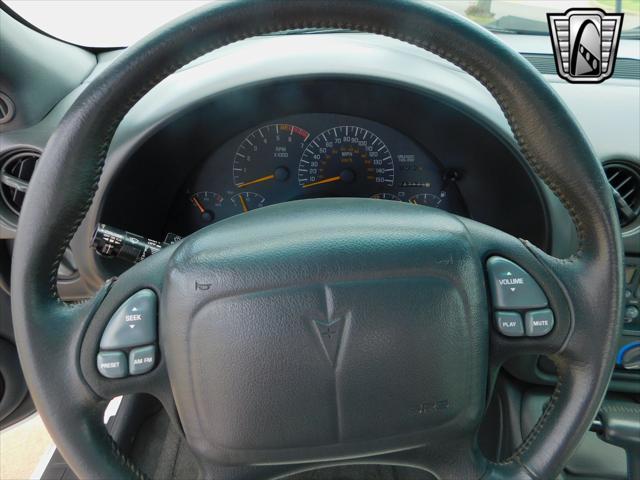 Photo of 1994 White Pontiac Firebird