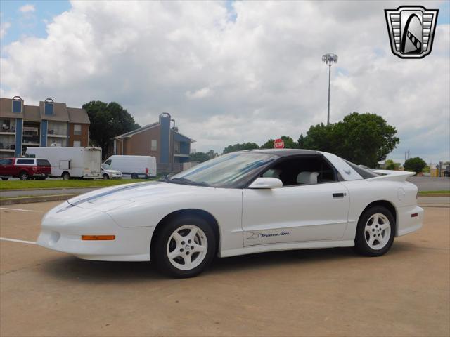 Photo of 1994 White Pontiac Firebird