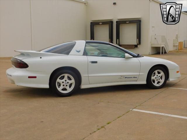 Photo of 1994 White Pontiac Firebird