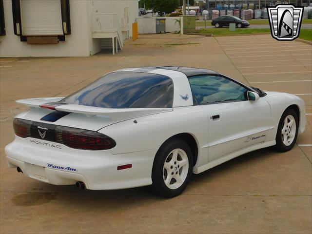 Photo of 1994 White Pontiac Firebird