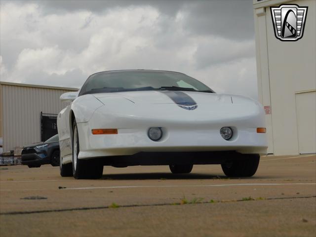 Photo of 1994 White Pontiac Firebird