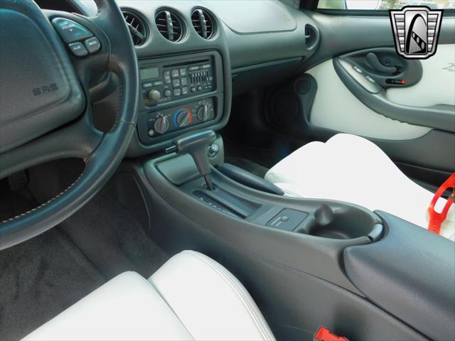 Photo of 1994 White Pontiac Firebird