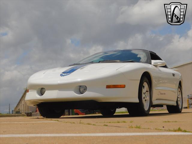Photo of 1994 White Pontiac Firebird