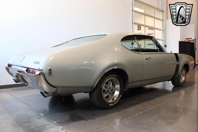Photo of 1968 Silver Oldsmobile 442