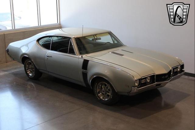 Photo of 1968 Silver Oldsmobile 442
