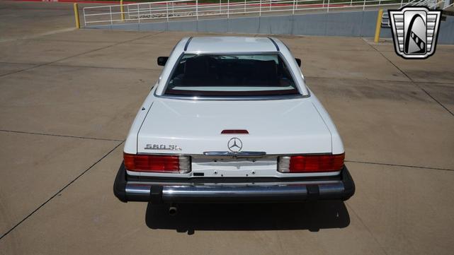 Photo of 1989 White Mercedes-Benz 560SL