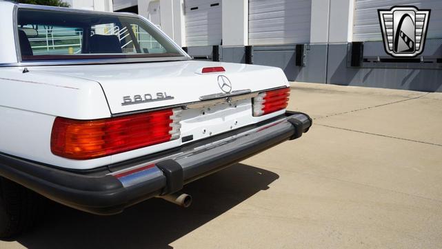 Photo of 1989 White Mercedes-Benz 560SL