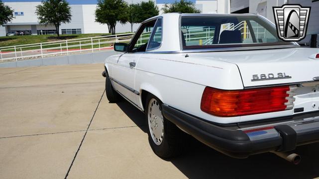 Photo of 1989 White Mercedes-Benz 560SL