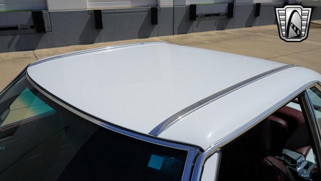 Photo of 1989 White Mercedes-Benz 560SL