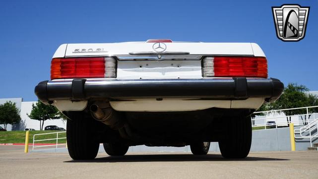 Photo of 1989 White Mercedes-Benz 560SL
