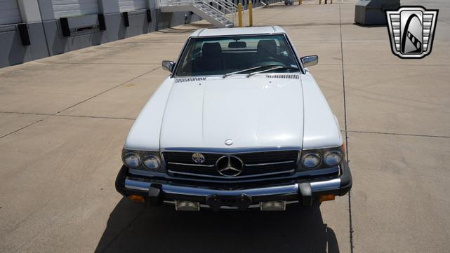 Photo of 1989 White Mercedes-Benz 560SL