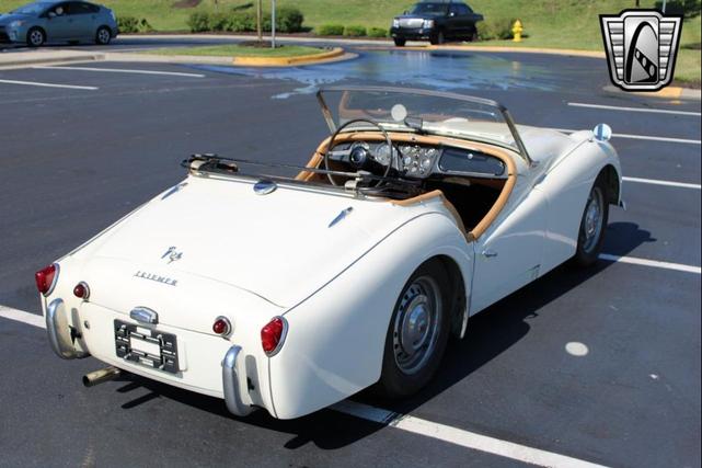Photo of 1961 White Triumph TR3