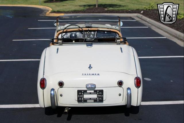 Photo of 1961 White Triumph TR3