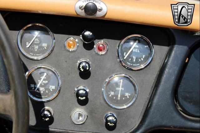 Photo of 1961 White Triumph TR3