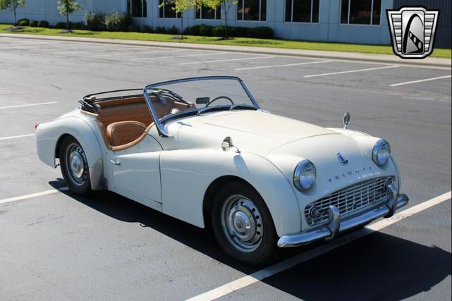 Photo of 1961 White Triumph TR3